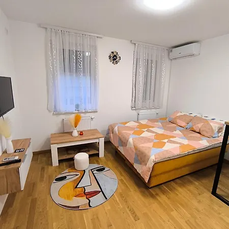 Gina 2-centar Apartment